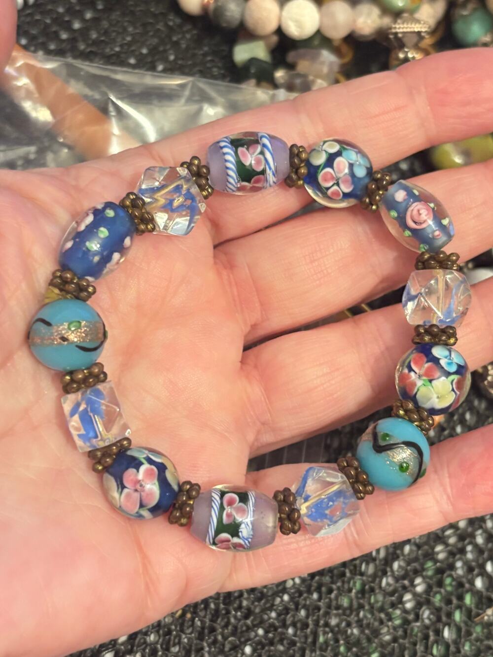 Vintage Floral Lampwork Glass Bead Stretch Bracelet Size 7”